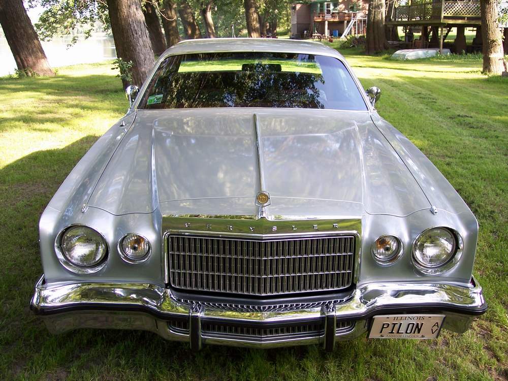 1975 Chrysler Cordoba Grill